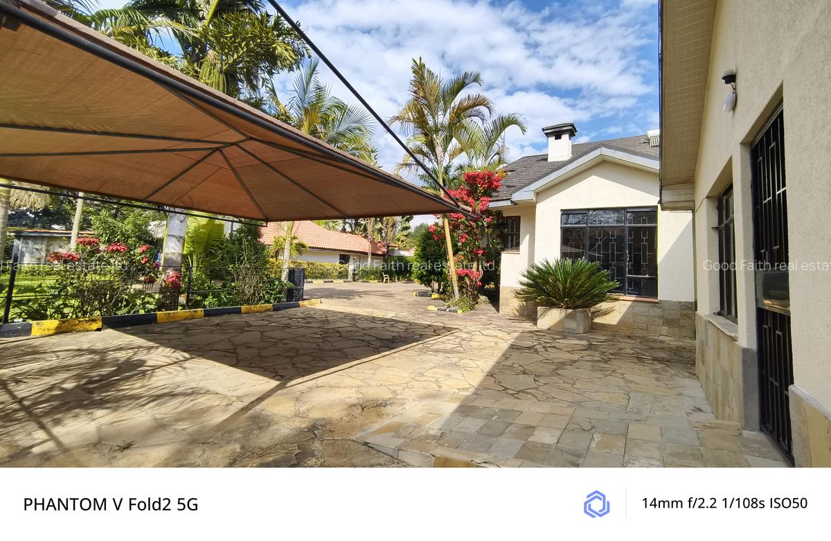 5 Bed House with En Suite in Runda - 4