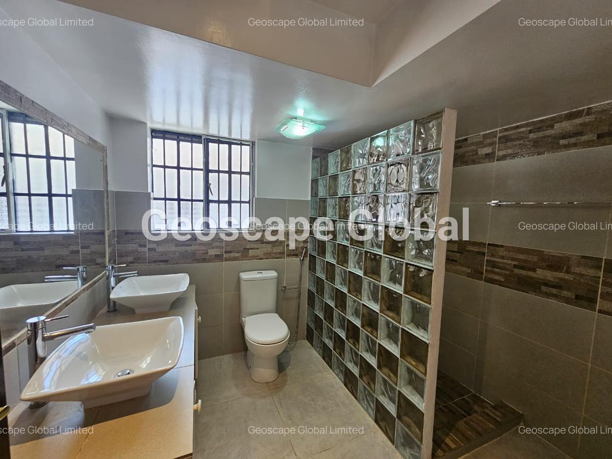 4 Bed House with En Suite in Muthaiga - 15