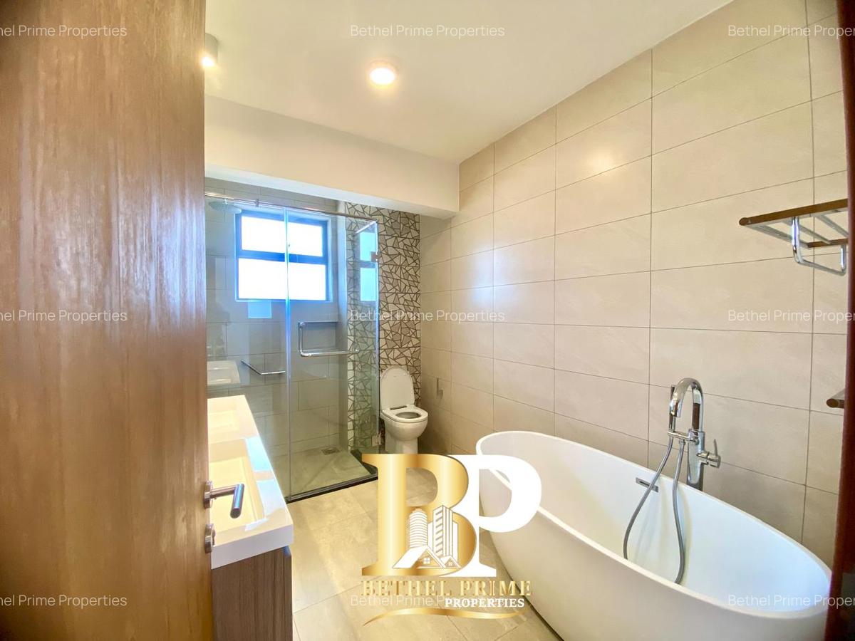 4 Bed Townhouse with En Suite in Rosslyn - 16