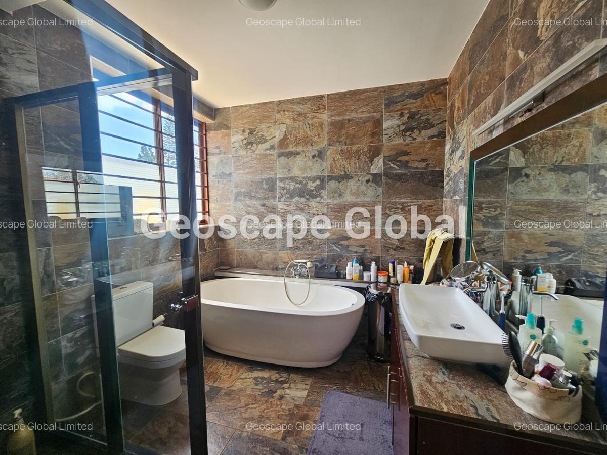 5 Bed House with En Suite in Runda - 17