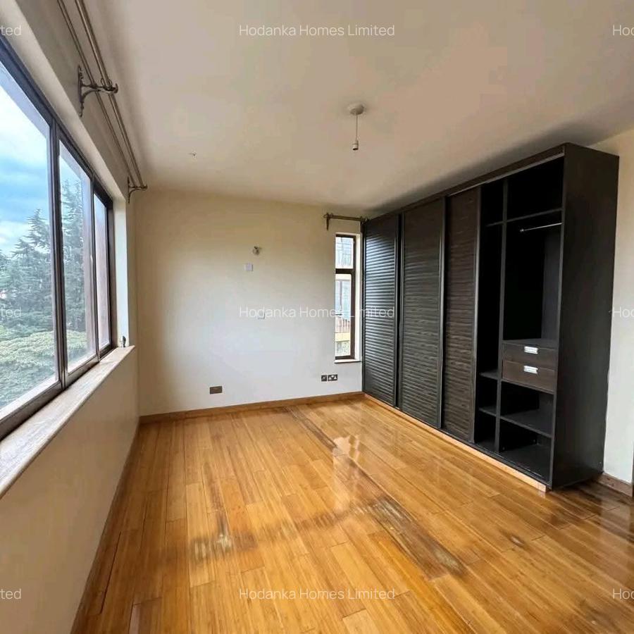 Serviced 3 Bed Apartment with En Suite in Kilimani - 12
