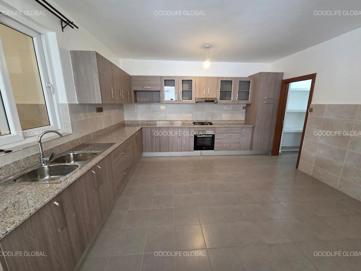 3 Bed Apartment with En Suite in Westlands Area - 6