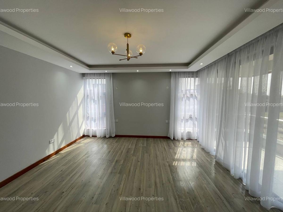 4 Bed Townhouse with En Suite in Membley - 14