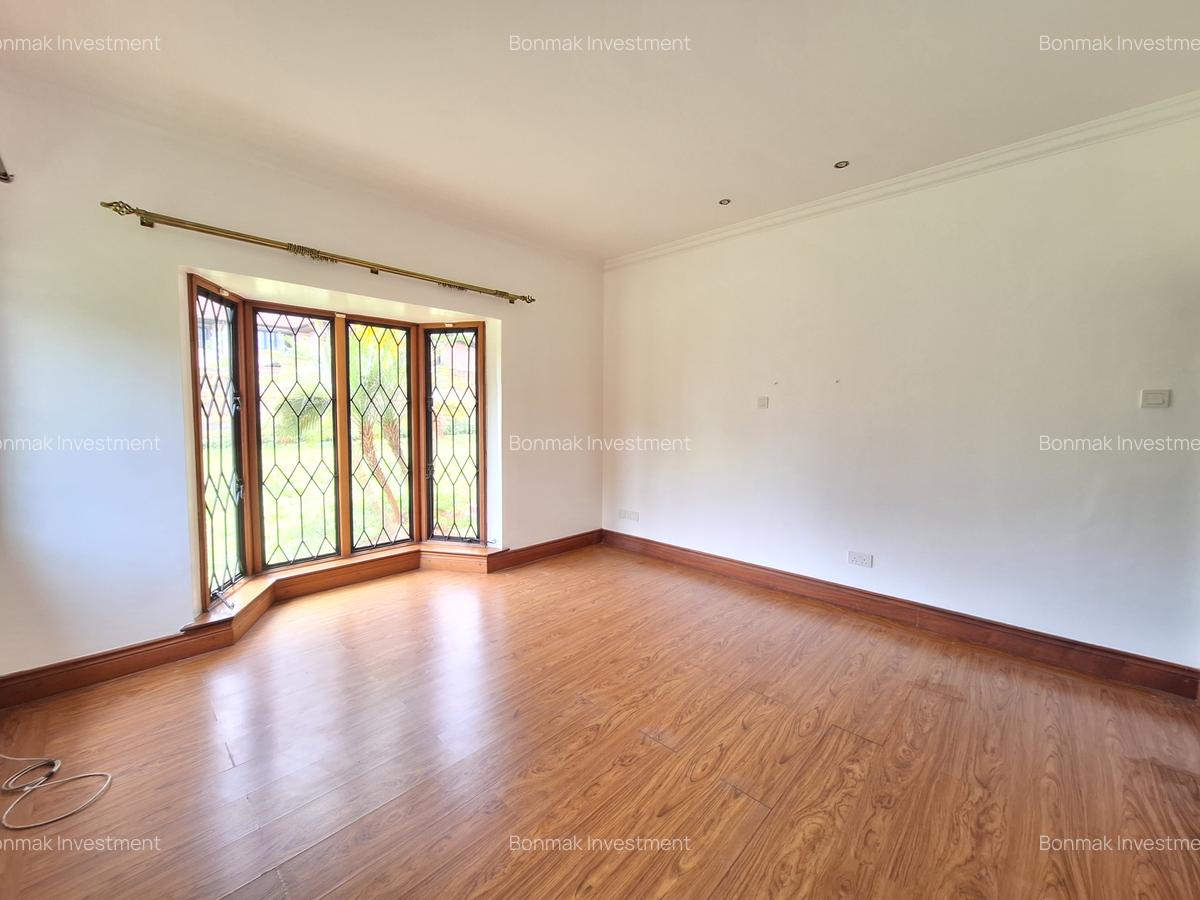 5 Bed Villa with En Suite at Un Avenue - 13