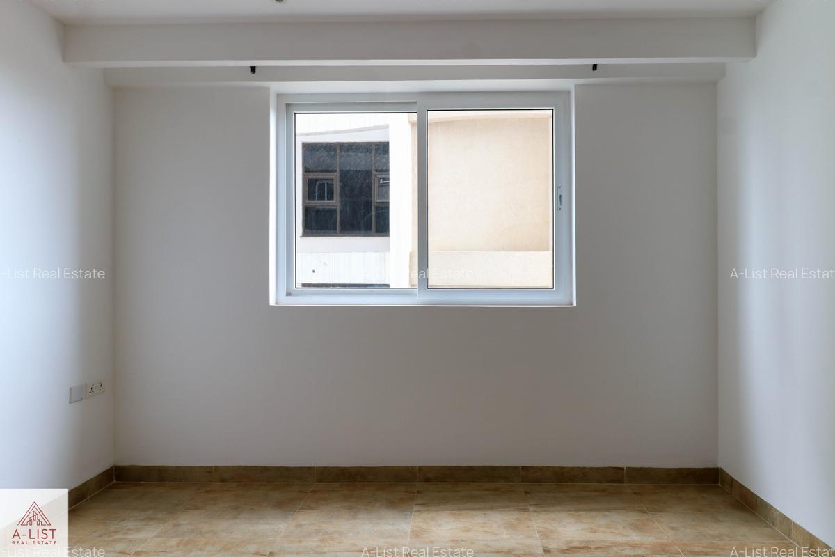 4 Bed Apartment with En Suite at General Mathenge - 11