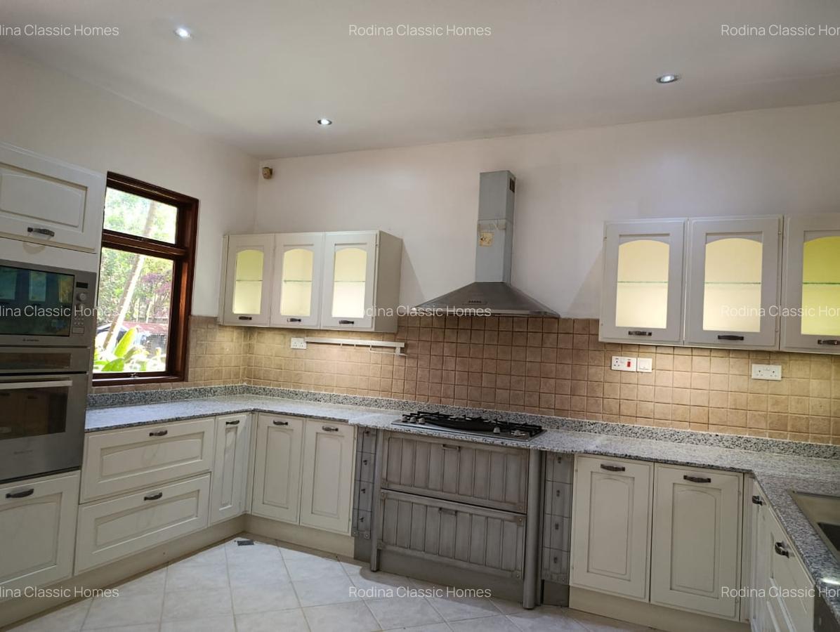 5 Bed Townhouse with En Suite in Karen - 9