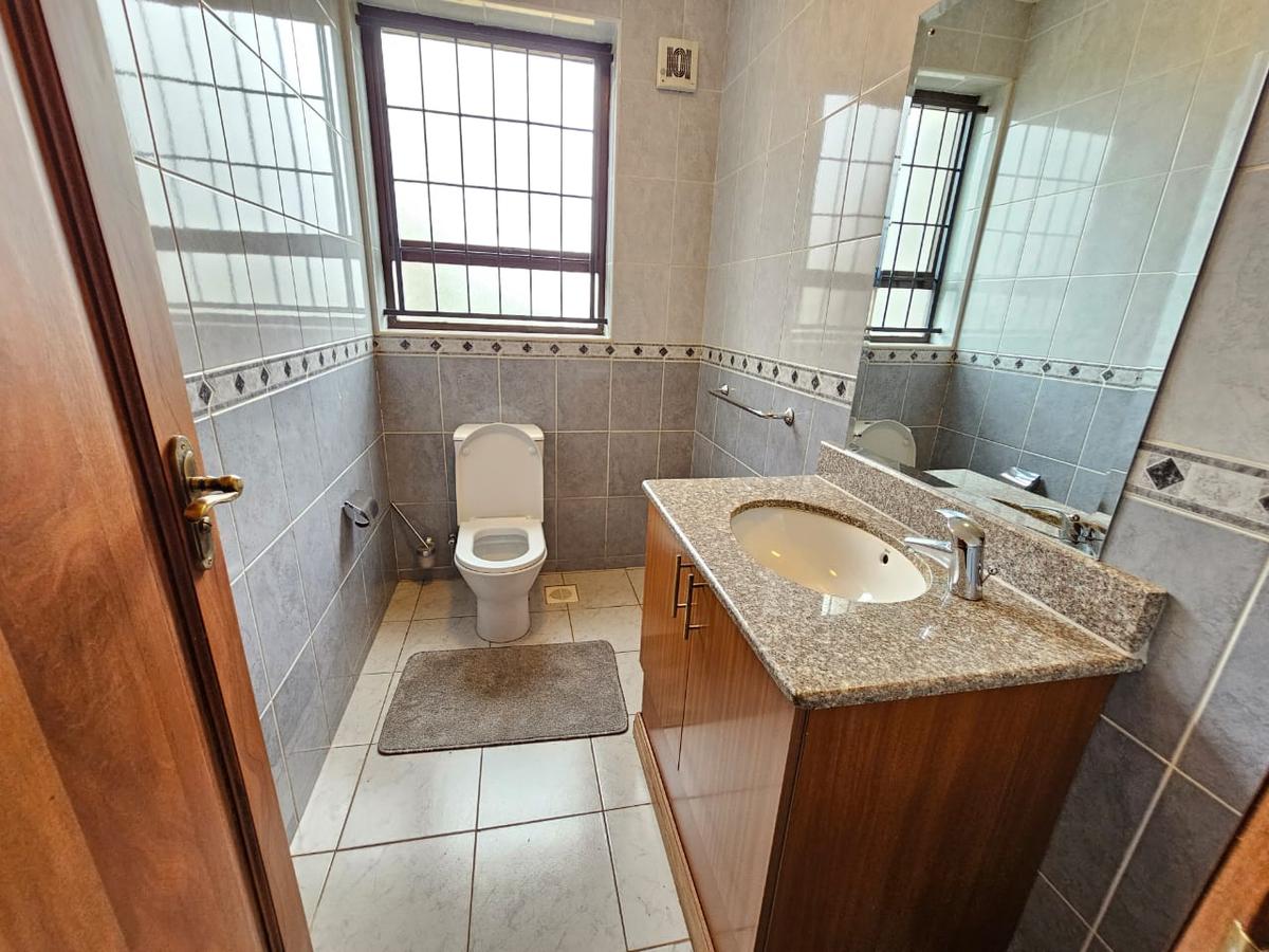 4 Bed Townhouse with En Suite at Runda - 11