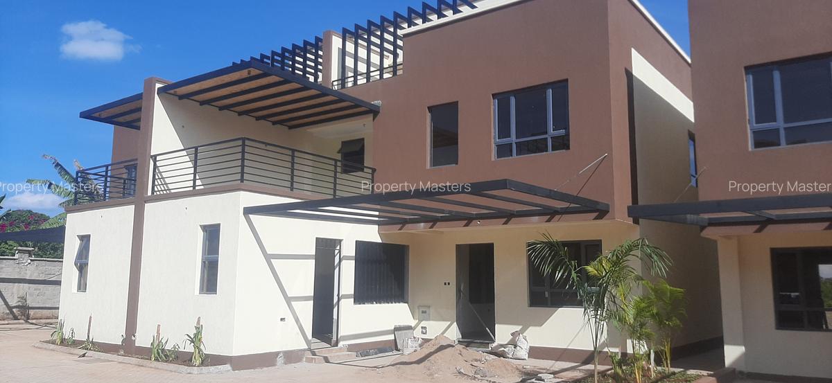 4 Bed Villa with En Suite at Bel'Air Homes - 19