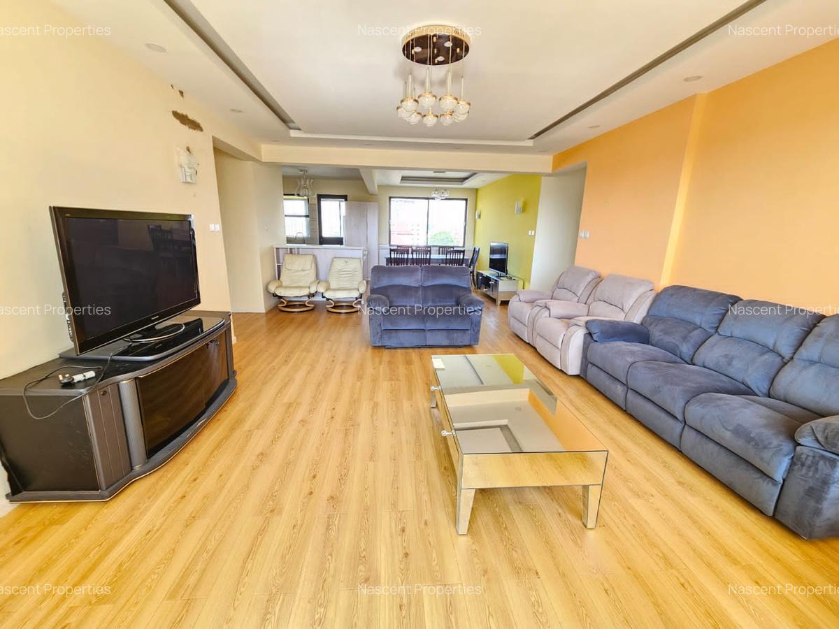 5 Bed Apartment with En Suite at Brookside - 1