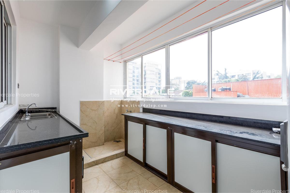 4 Bed Apartment with En Suite in General Mathenge - 3