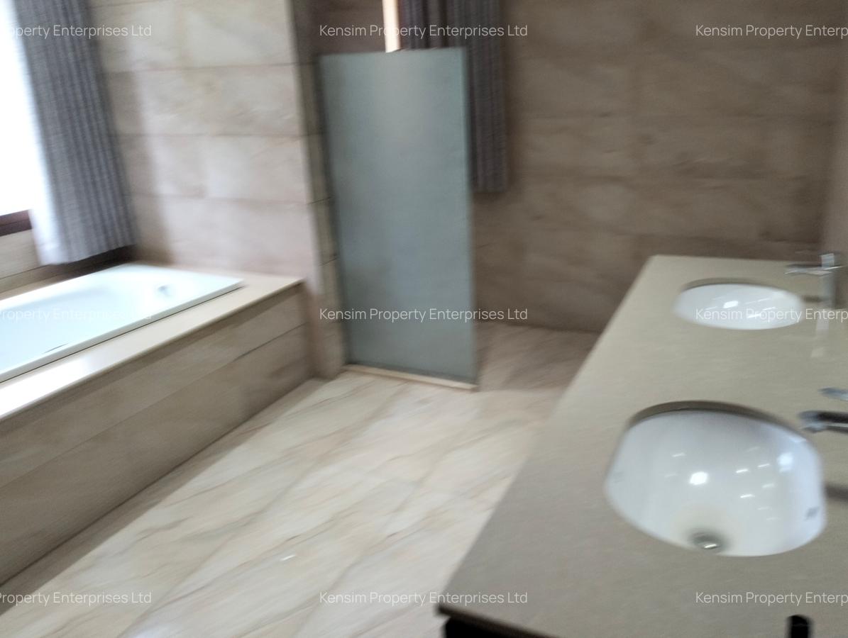 5 Bed Townhouse with En Suite in Lavington - 5