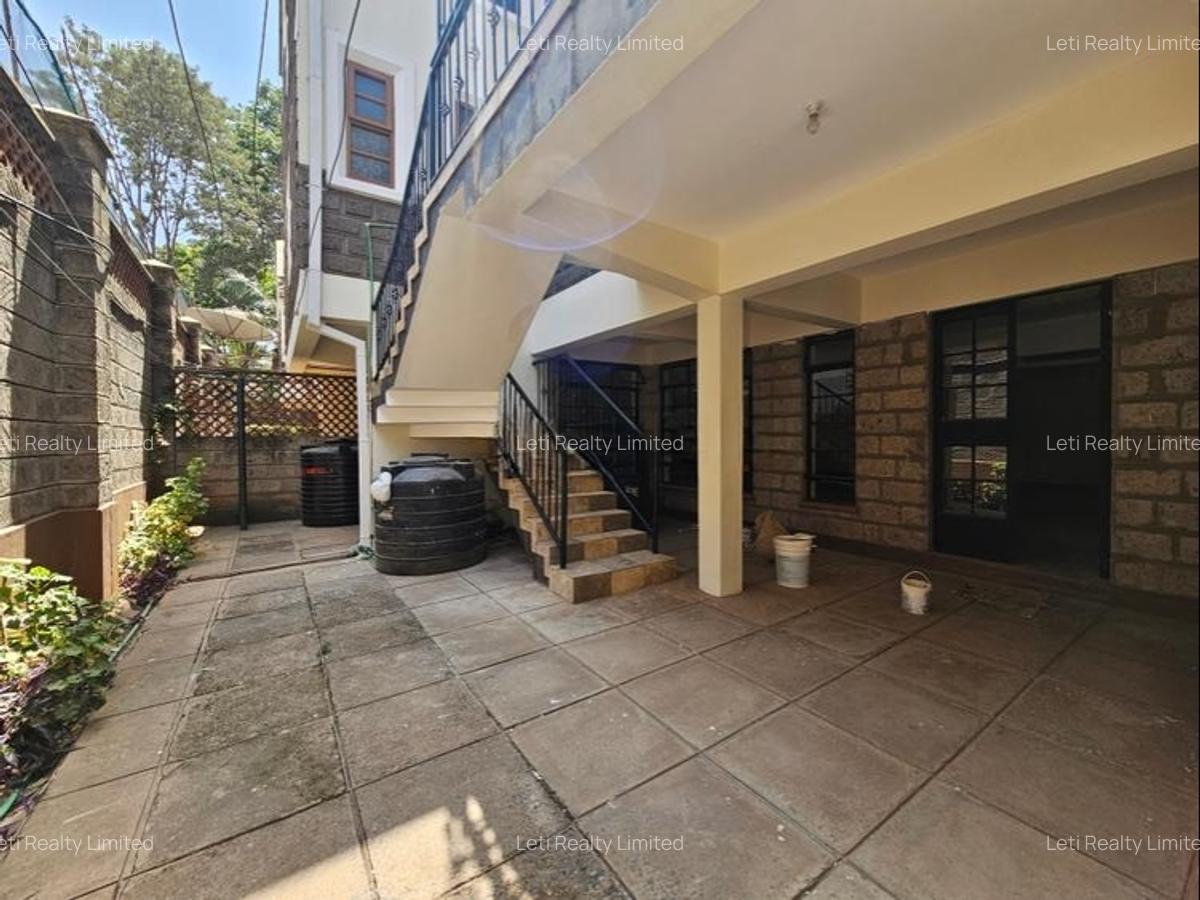5 Bed Townhouse with En Suite in Lavington - 9