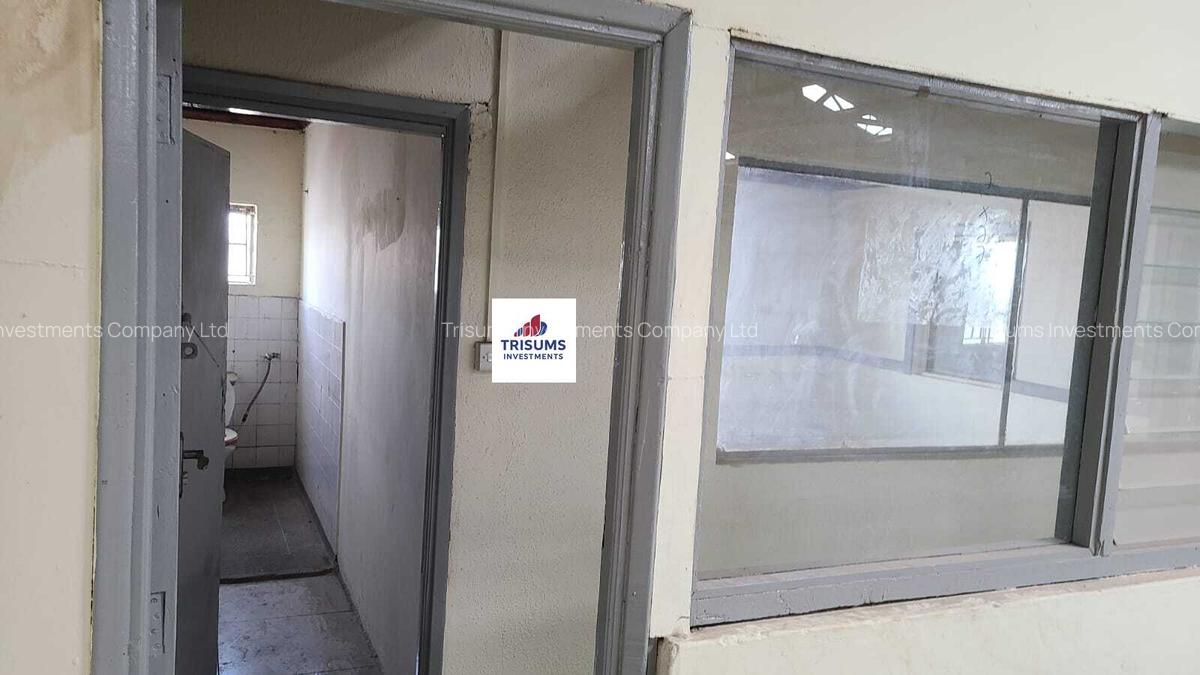 12,000 ft² Warehouse with Fibre Internet in Industrial Area - 9