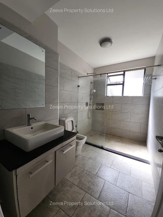 3 Bed Apartment with En Suite in Lavington - 12