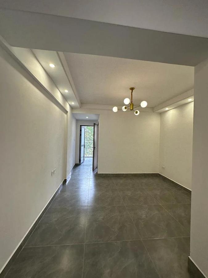1 bed apartment with en suite in riverside
