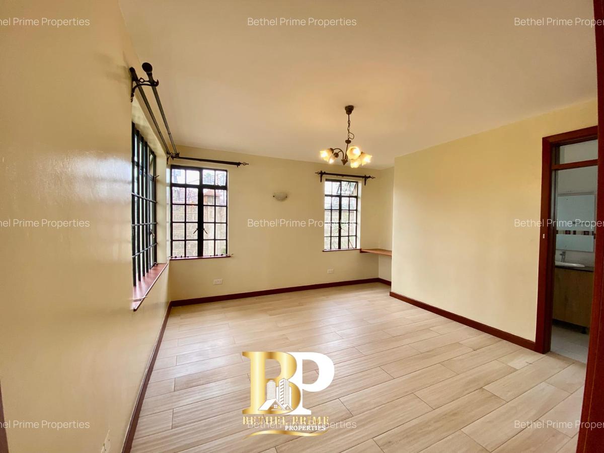 3 Bed Townhouse with En Suite in Lavington - 5