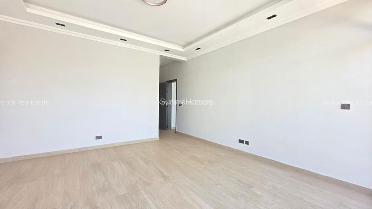 5 Bed Townhouse with En Suite at Lavington - 9