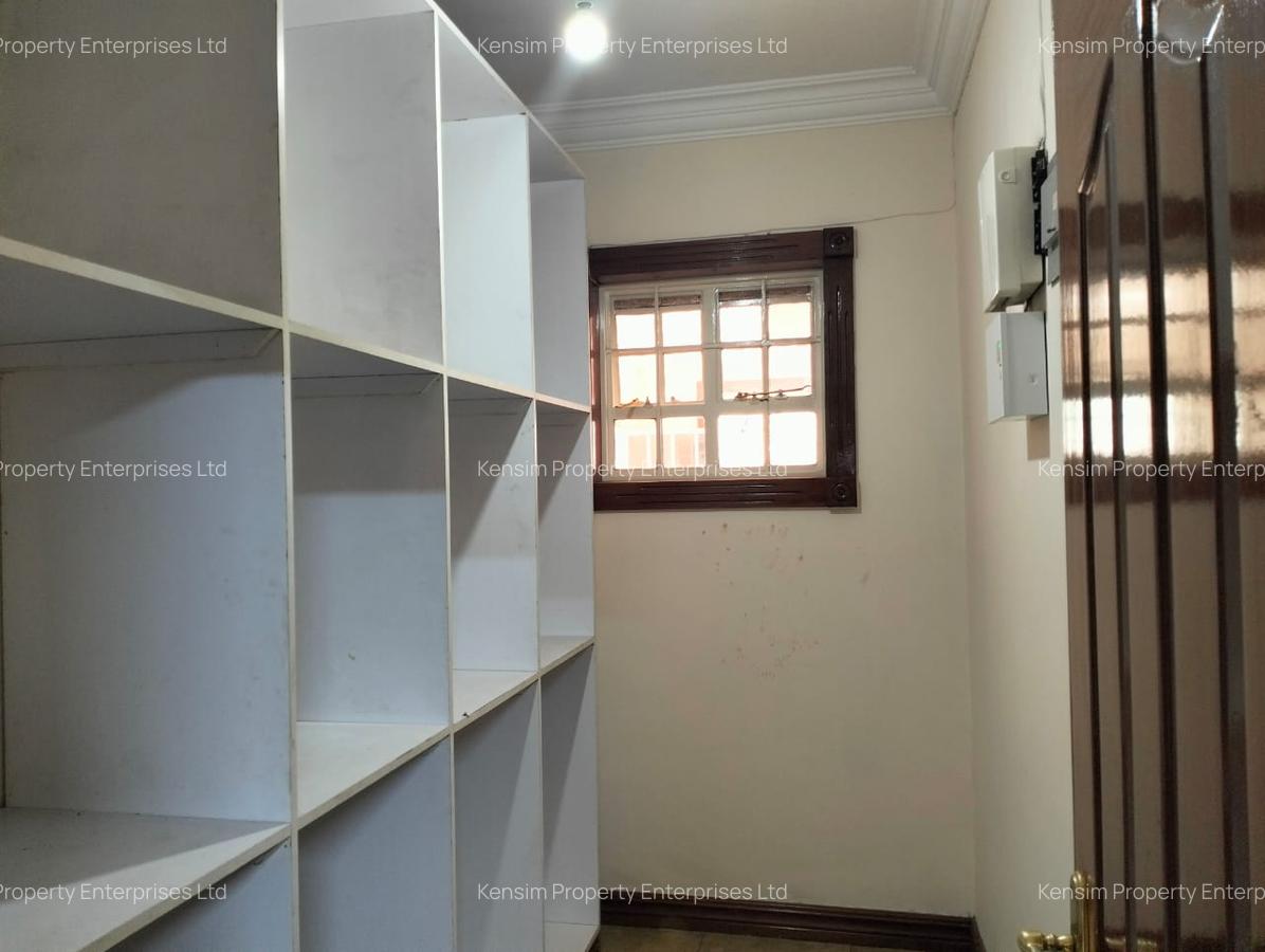 4 Bed Townhouse with En Suite in Lavington - 9