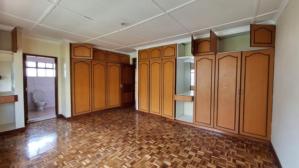 4 Bed Townhouse with En Suite in Lavington - 5