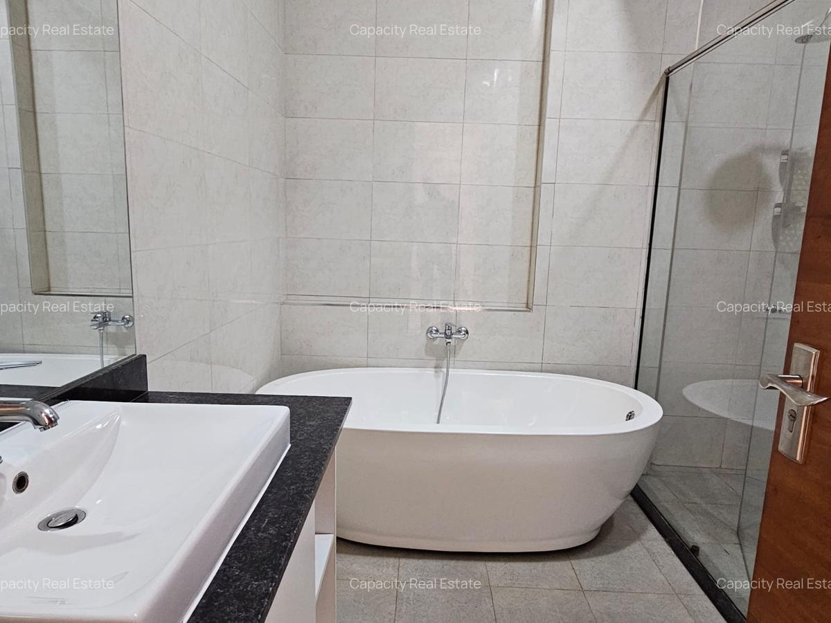 5 Bed Apartment with En Suite in General Mathenge - 13