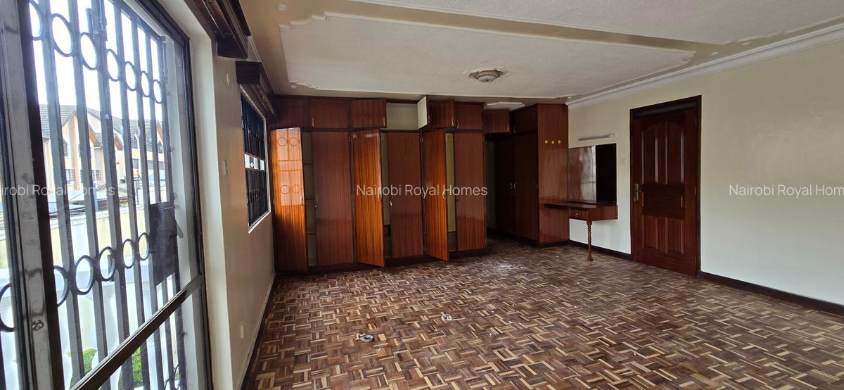 4 Bed Townhouse with En Suite at Lavington Green - 20