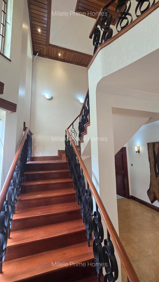 5 Bed Villa with En Suite at Mimosa Road - 15