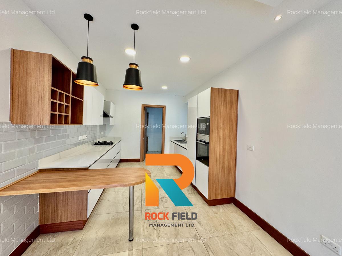 2 Bed Apartment with En Suite in Parklands - 6