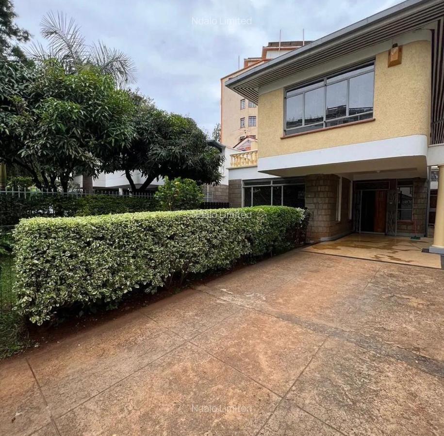 4 Bed Townhouse with En Suite at Lavington - 10