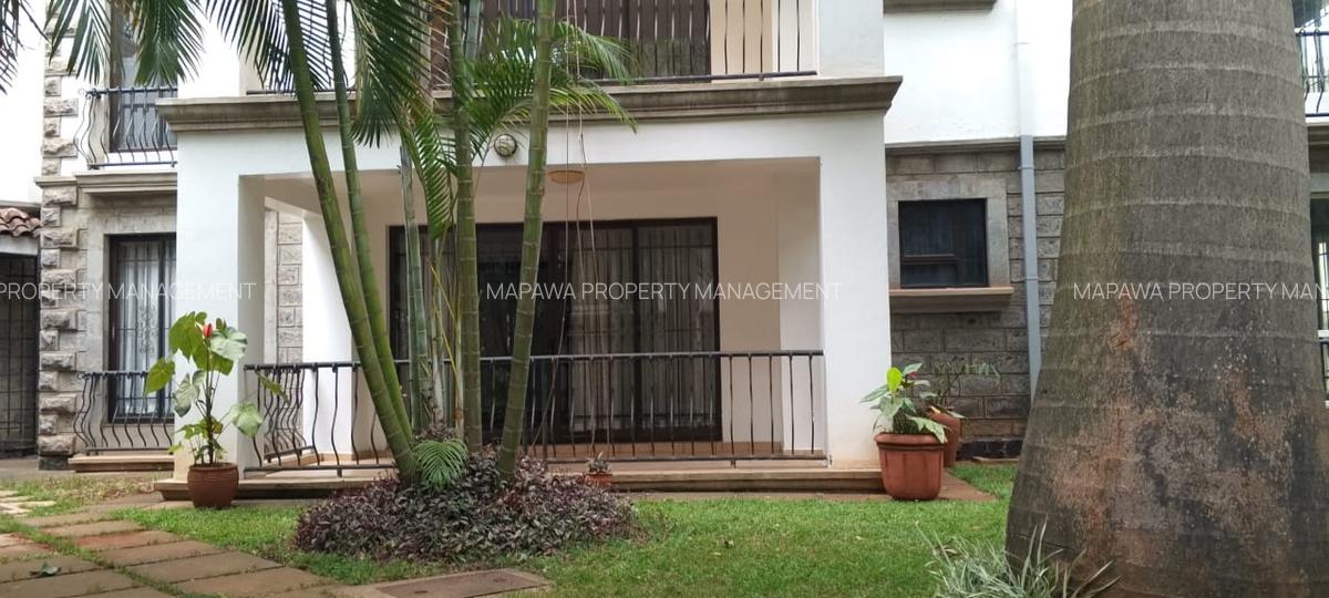 Serviced 3 Bed Apartment with En Suite in Dennis Pritt - 1