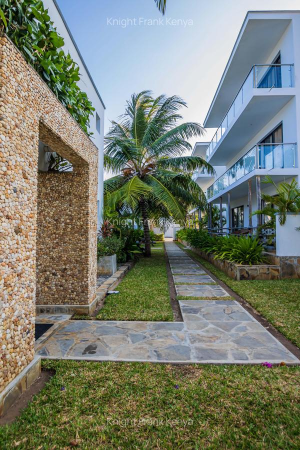 Serviced 2 Bed Apartment with Swimming Pool at Kanamai Beach - 10