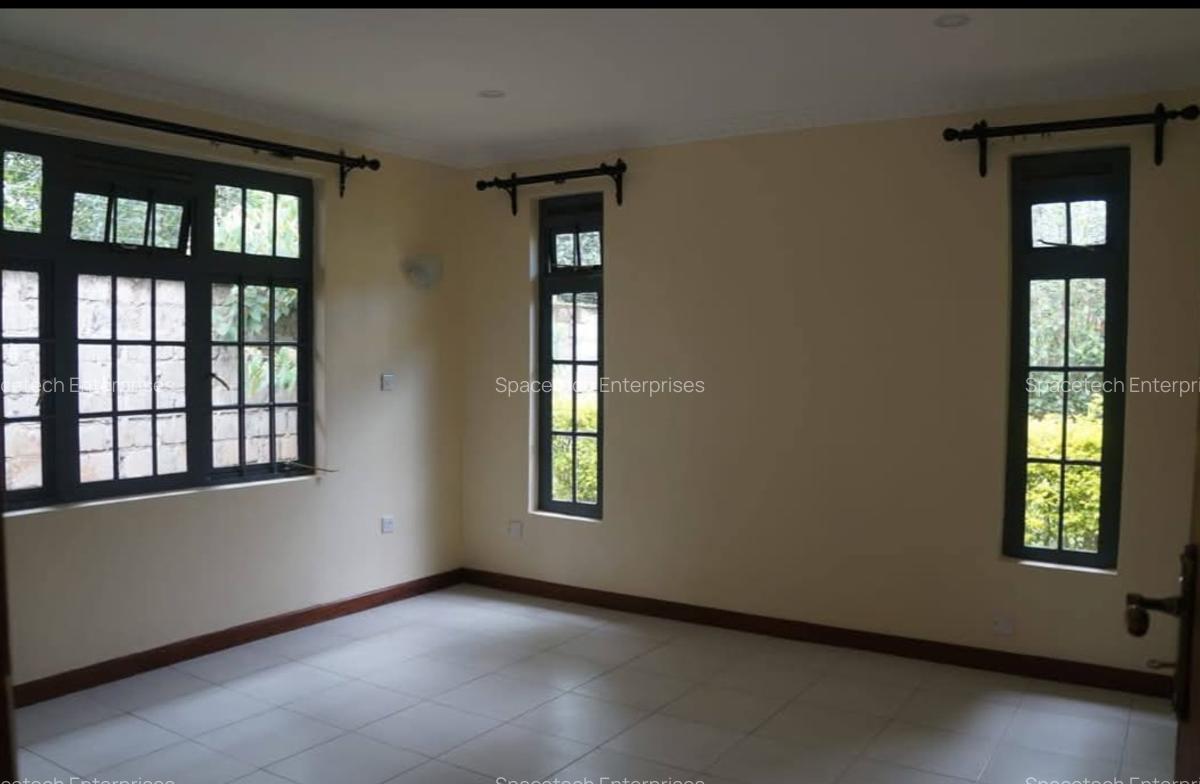 3 Bed House with En Suite in Nyari - 6