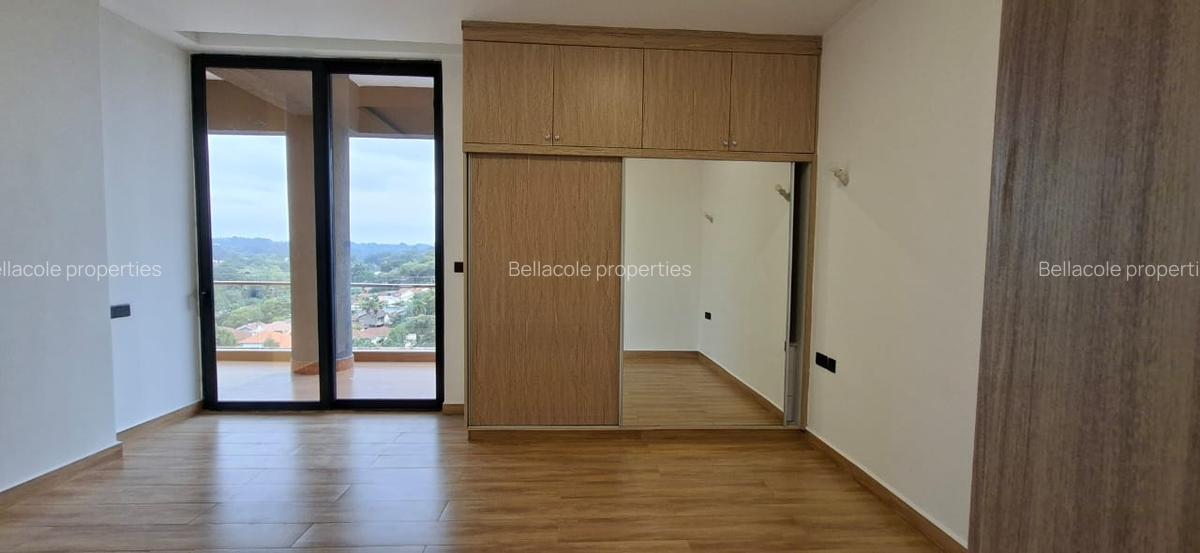 4 Bed Apartment with Swimming Pool in Spring Valley - 16