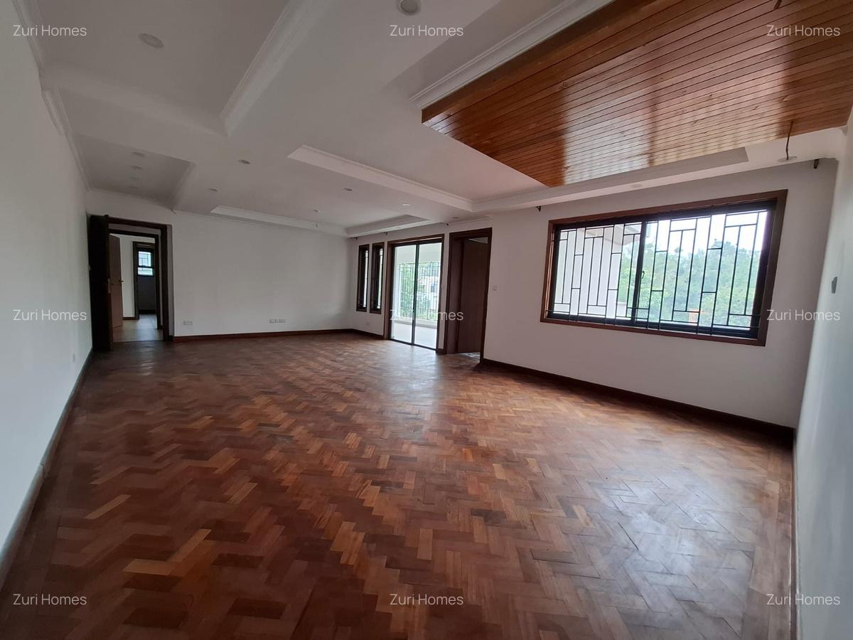 6 Bed Townhouse with En Suite in Lavington - 19