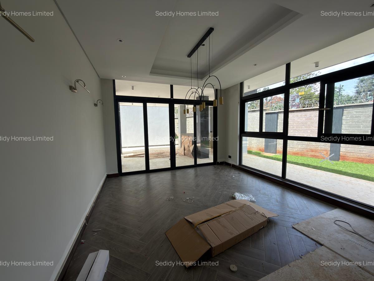 5 Bed Villa with En Suite in Nyari - 5
