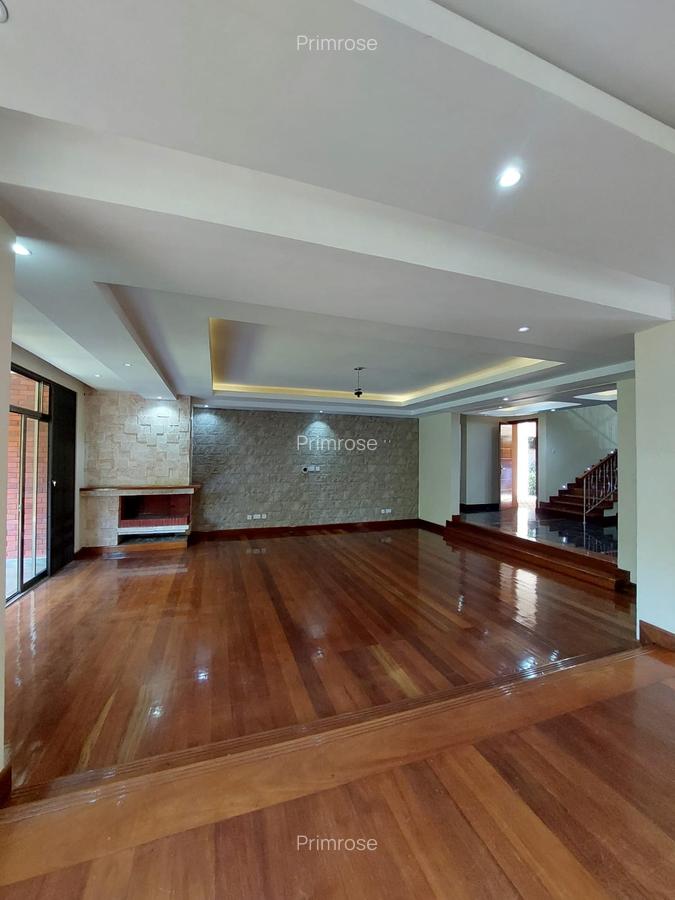 5 Bed Townhouse with En Suite in Lavington - 13