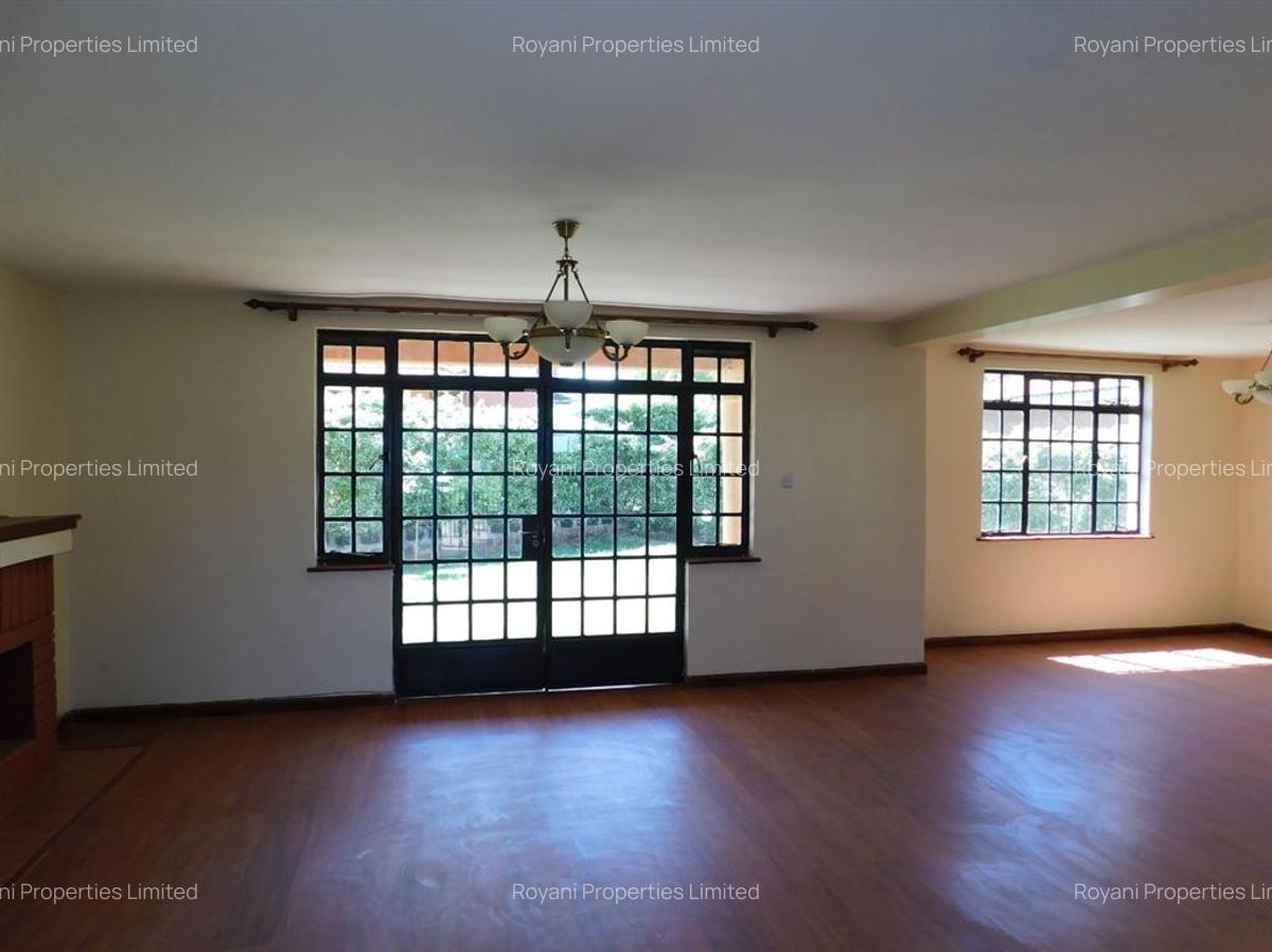 4 Bed House with En Suite at Fourways Junction Estate - 3