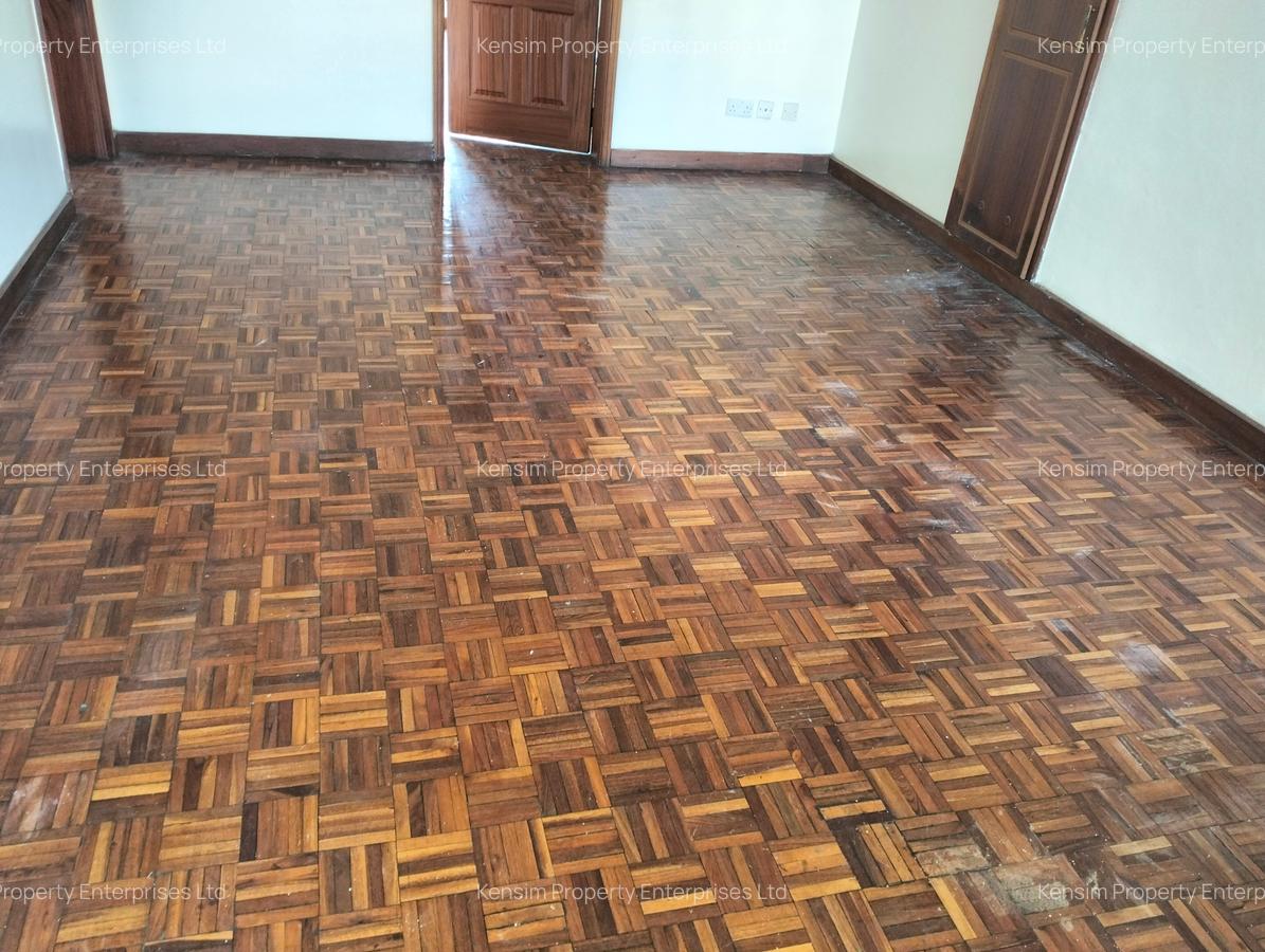 5 Bed Townhouse with En Suite in Westlands Area - 16