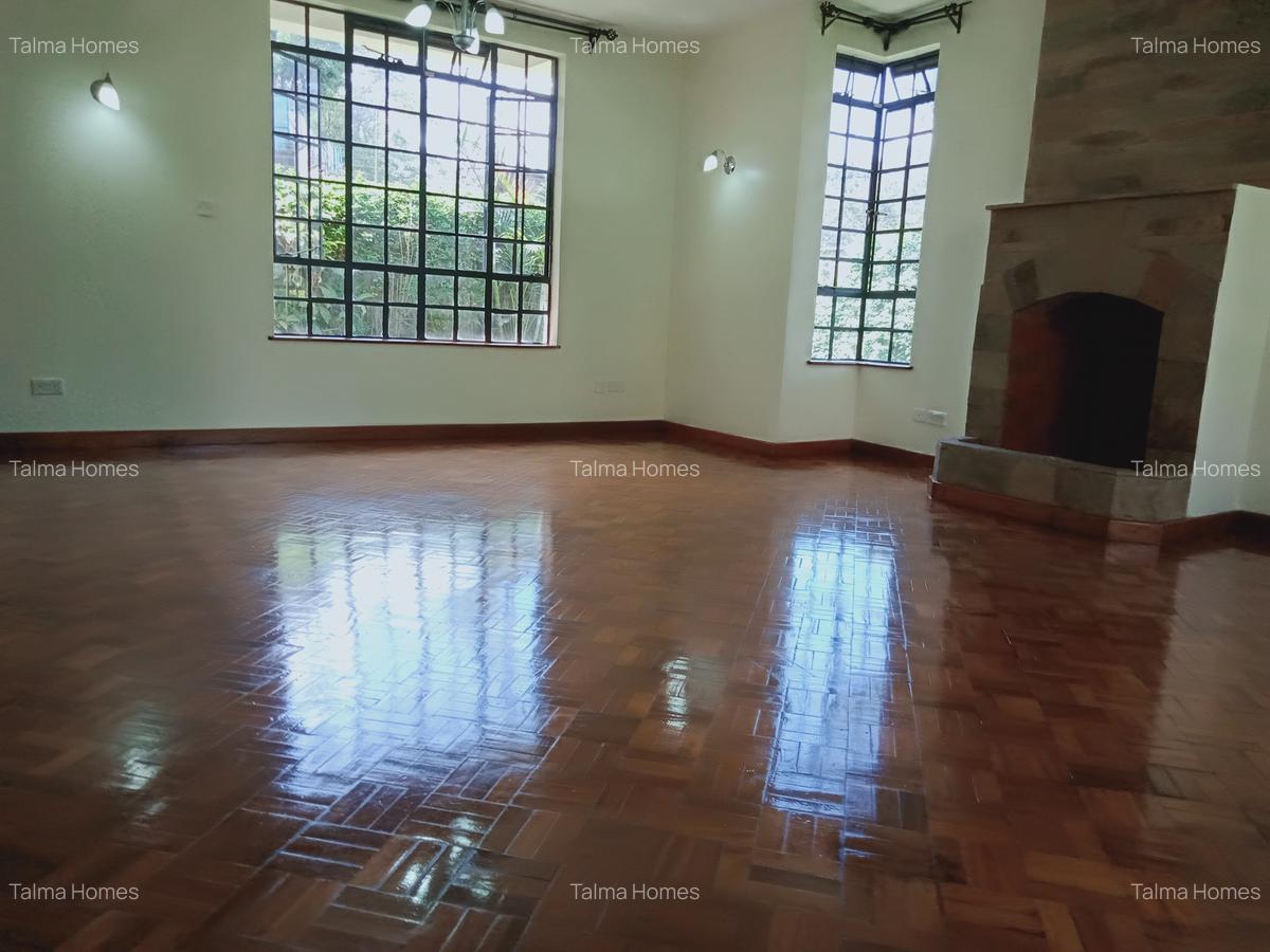 4 Bed Townhouse with En Suite at Off Convent Drive - 8