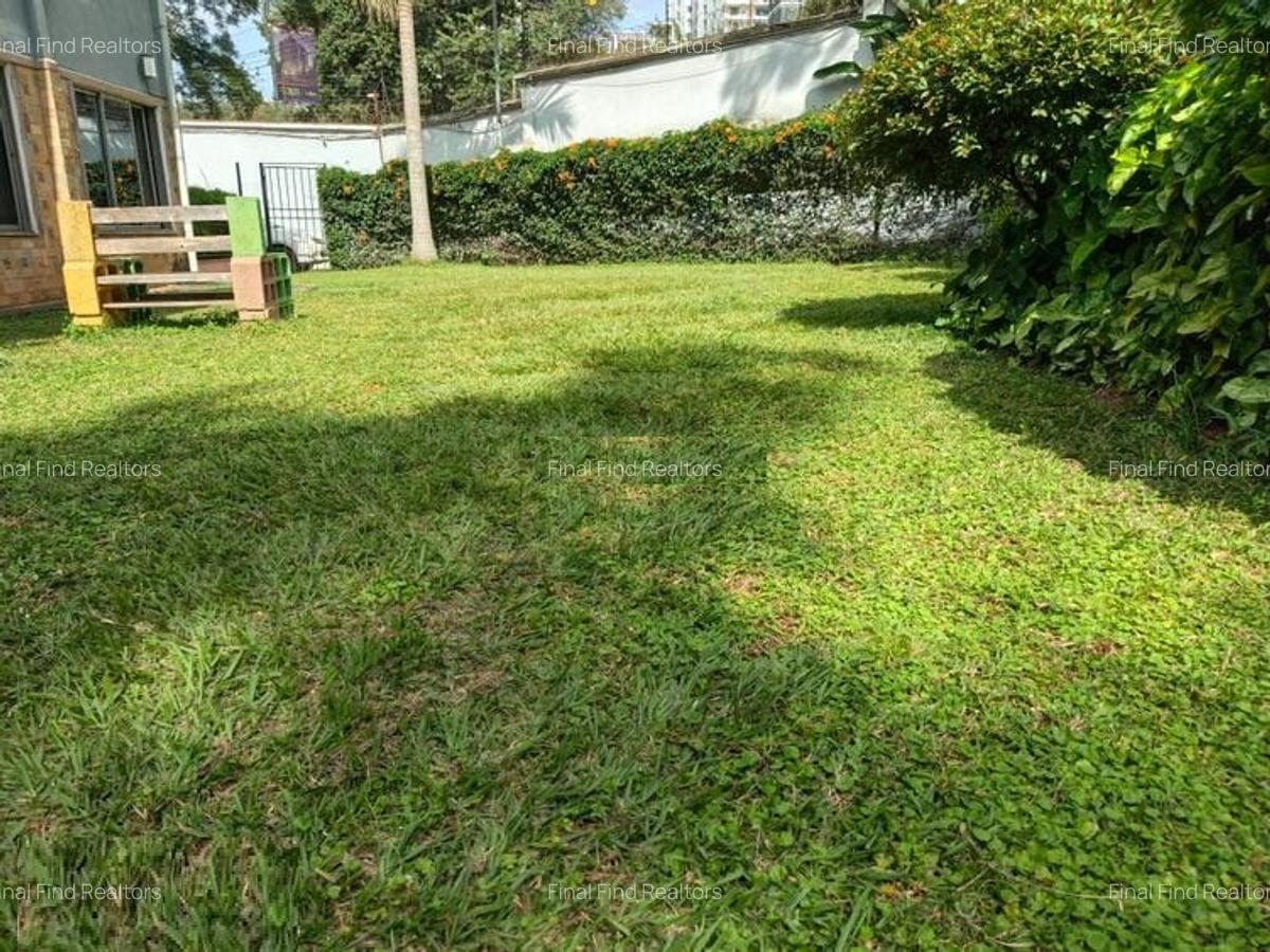 5 Bed Townhouse with En Suite in Westlands Area - 12
