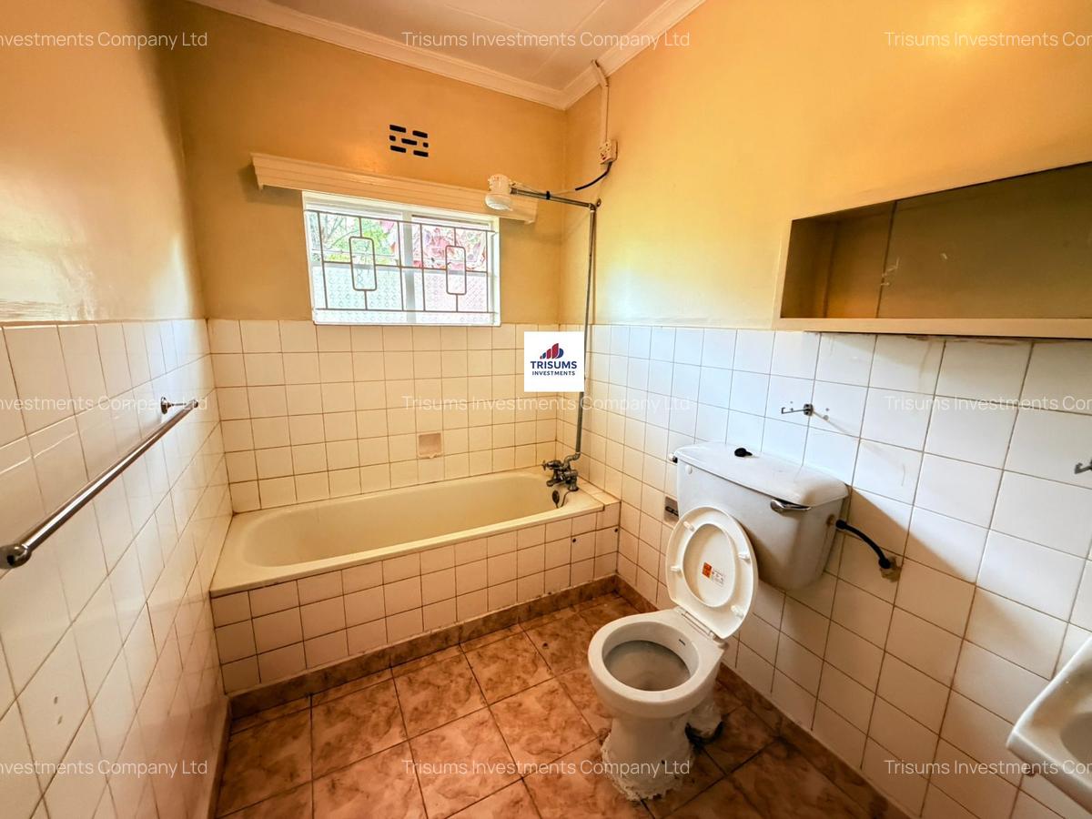 4 Bed House with En Suite in Runda - 11