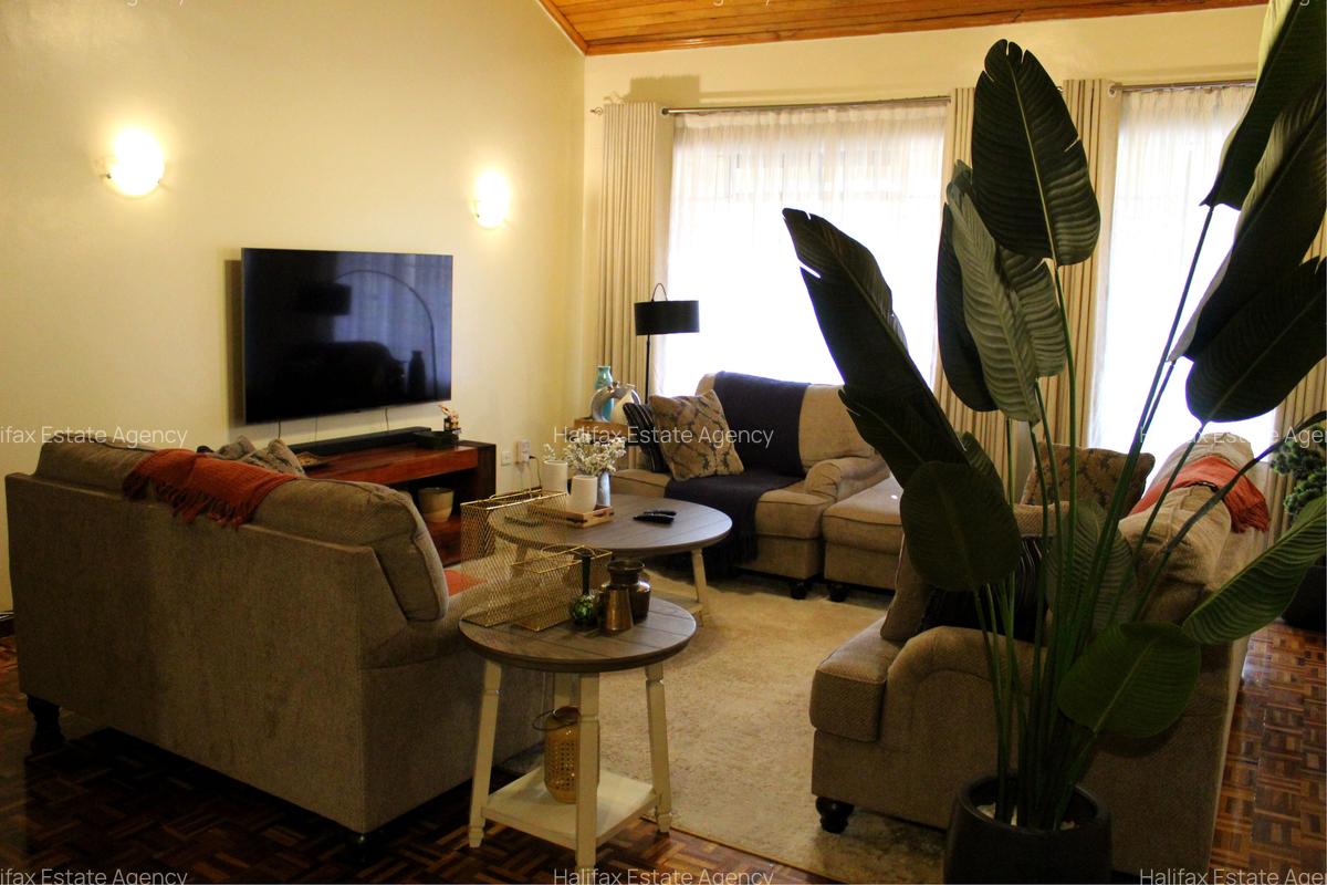 4 Bed Apartment with En Suite in Brookside - 4