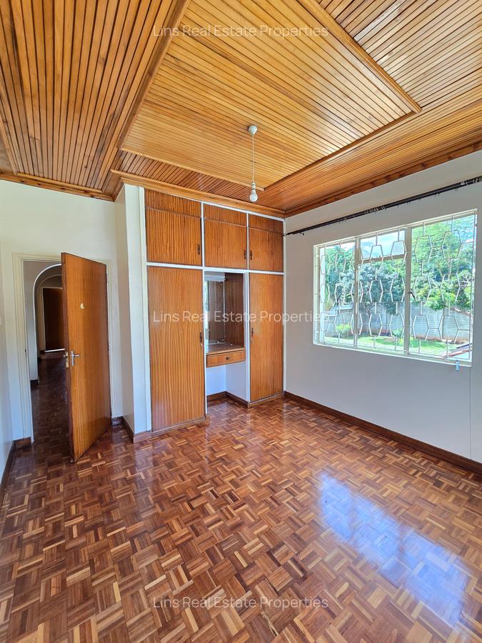 4 Bed House with En Suite in Runda - 19