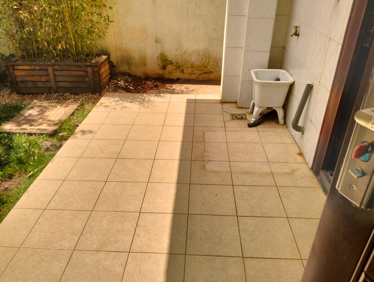 5 Bed Townhouse with En Suite in Lavington - 8