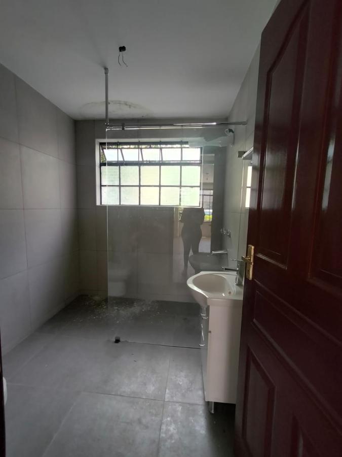 3 Bed Apartment with En Suite in Lavington - 16