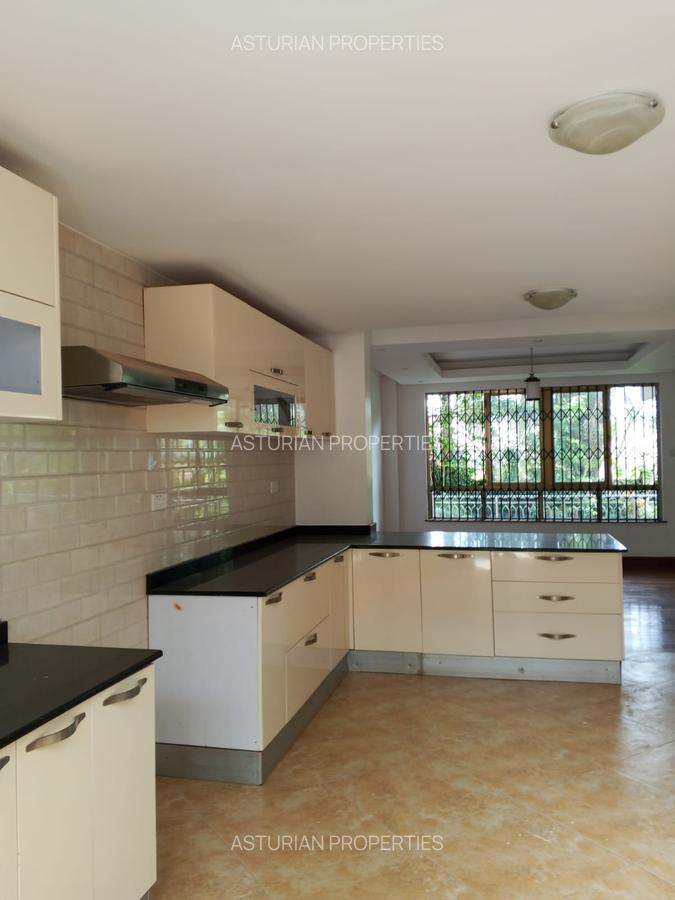 5 Bed Townhouse with En Suite in Lavington - 1
