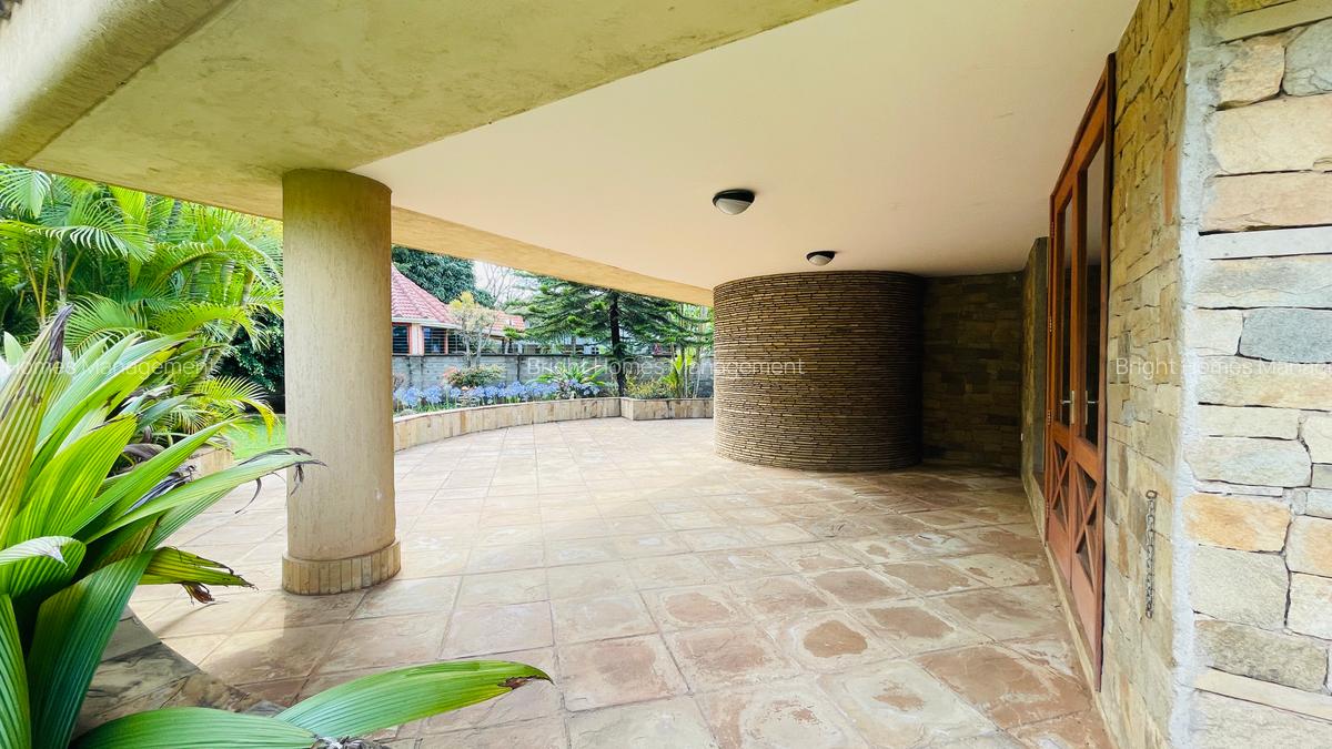 5 Bed Villa with En Suite in Runda - 4