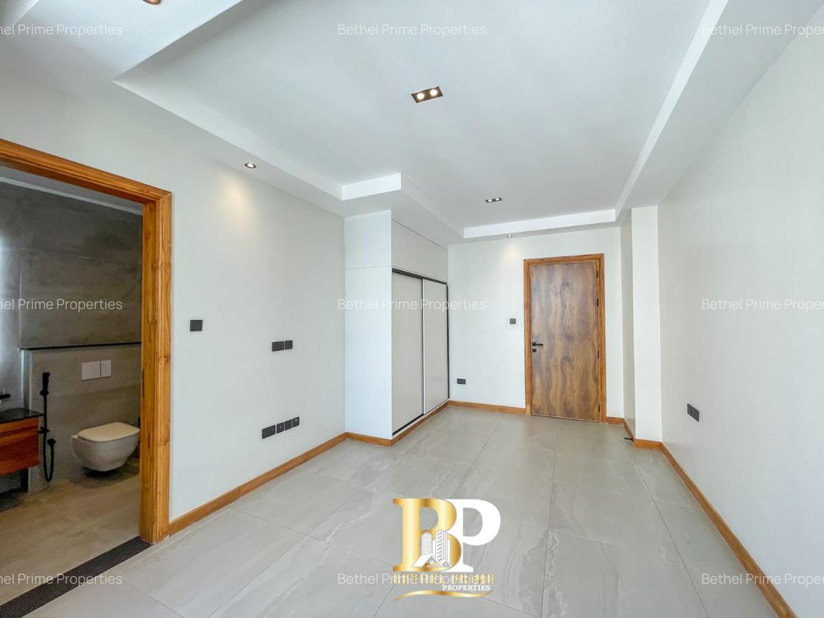 4 Bed Apartment with En Suite in Spring Valley - 7