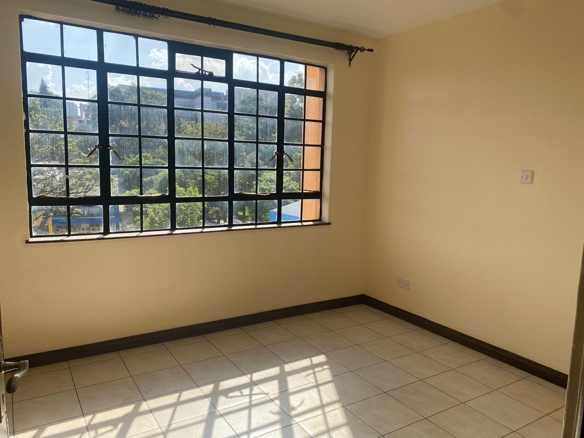 2 Bed Apartment with En Suite in Parklands - 11