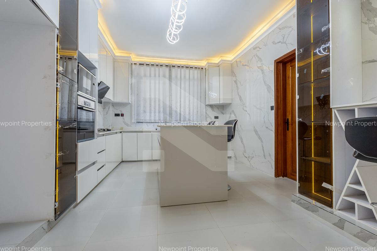 7 Bed House with En Suite in Karen - 9