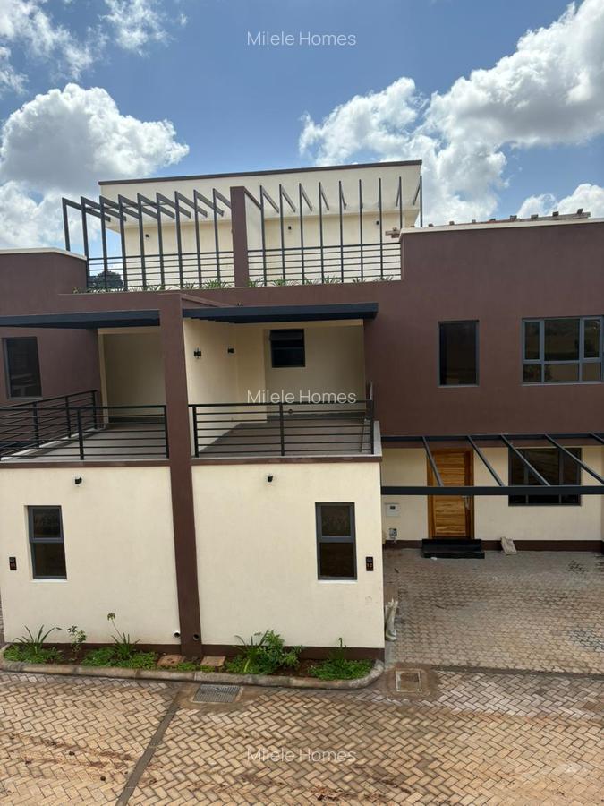 4 Bed Townhouse with En Suite in Banana - 2